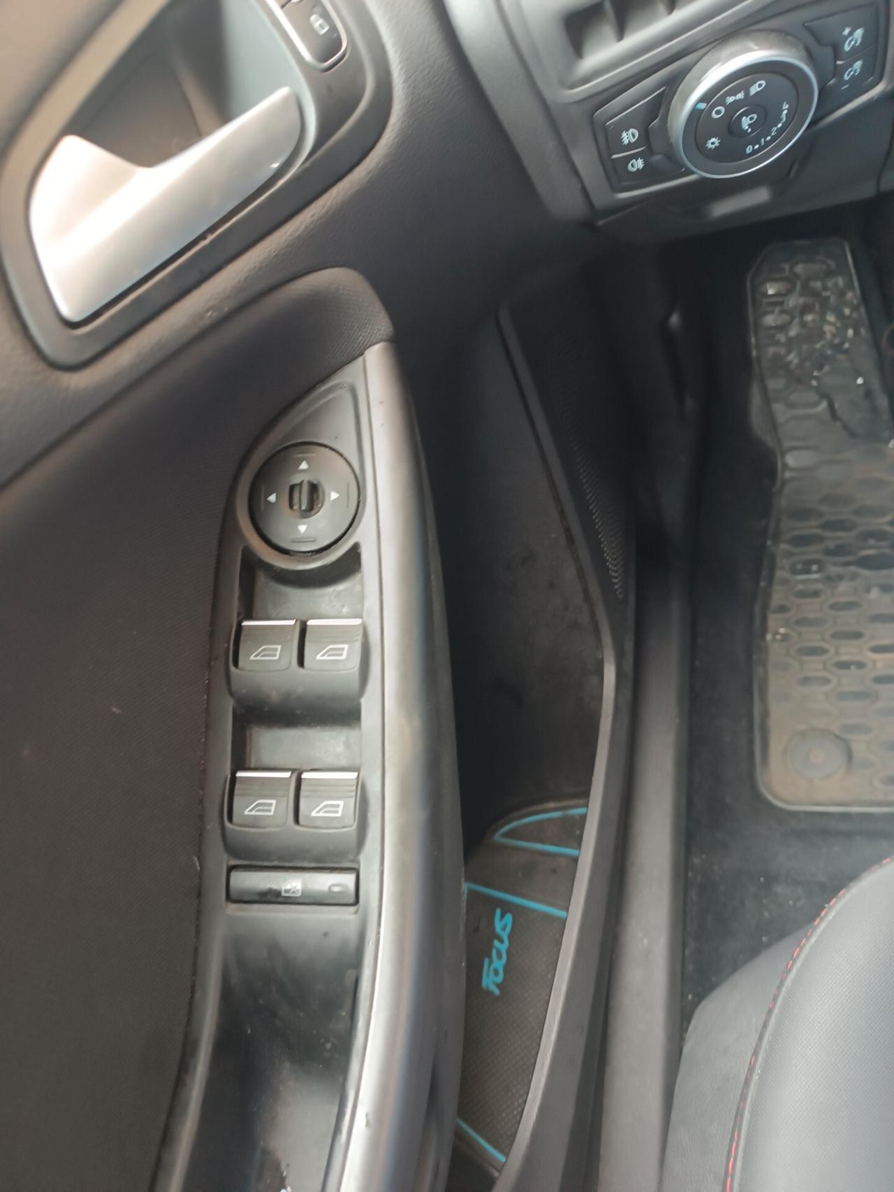 Ford Focus 1.5 TDCi 120 CV ST LINE PERSONALIZZATA