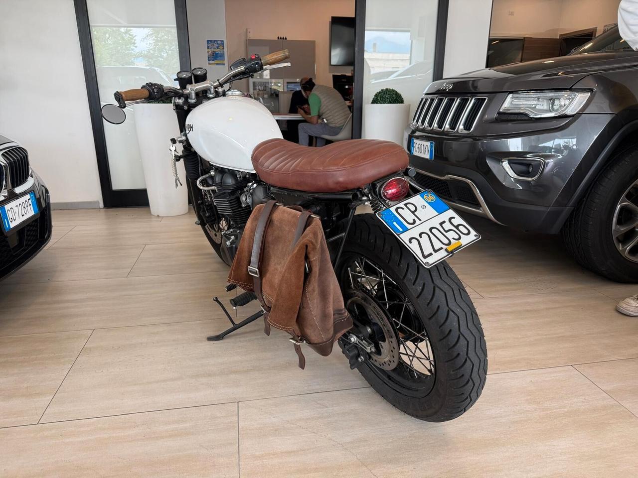 Triumph Bonneville 800 cafe racer carburatore