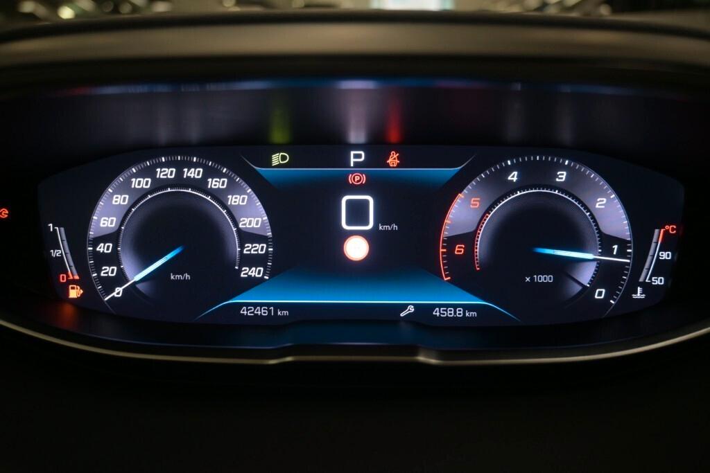 PEUGEOT 3008 1.5 BLUEHDI 130CV EAT8 SeS ACTIVE PACK ( FARI LED - I-COCKPIT - MIRROR - SENSORI POST. - TELECAMERA POST. )