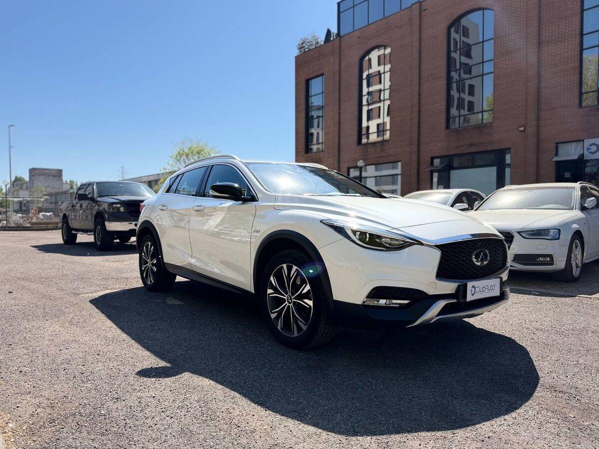 Infiniti QX30 2.2d Premium awd dct