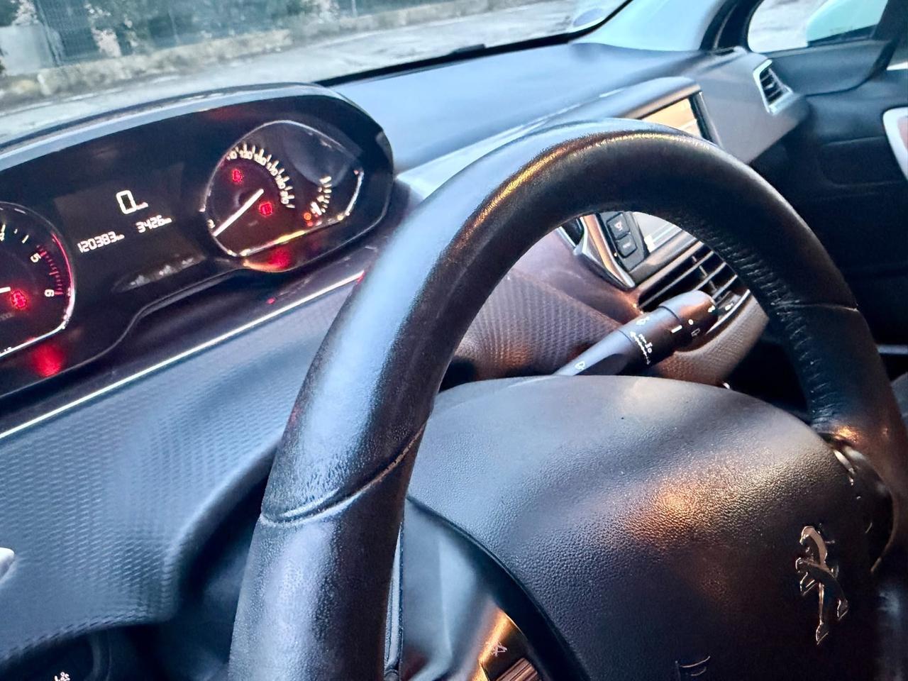 Peugeot 2008 1.6 e-HDi 2014 120.000km per neopatentati