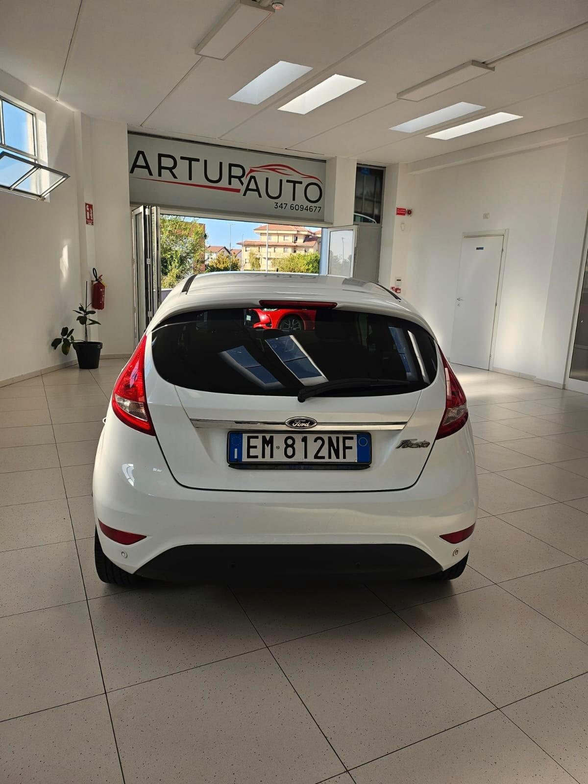 Ford Fiesta 1.4 16V 5p. Bz.- GPL Titanium Bs.