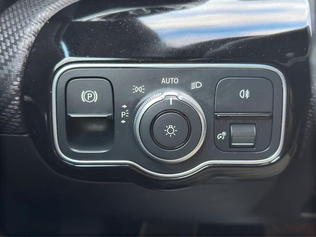 Mercedes Classe A 180 d Business AUTOMATICA con CarPlay