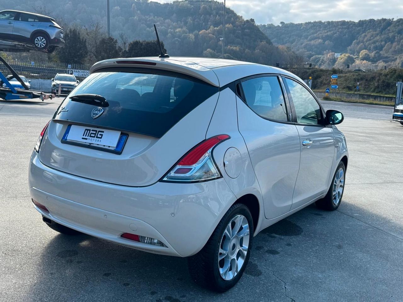 Lancia Ypsilon 1.3 MJT 16V 95 CV 5 porte S&S Gold