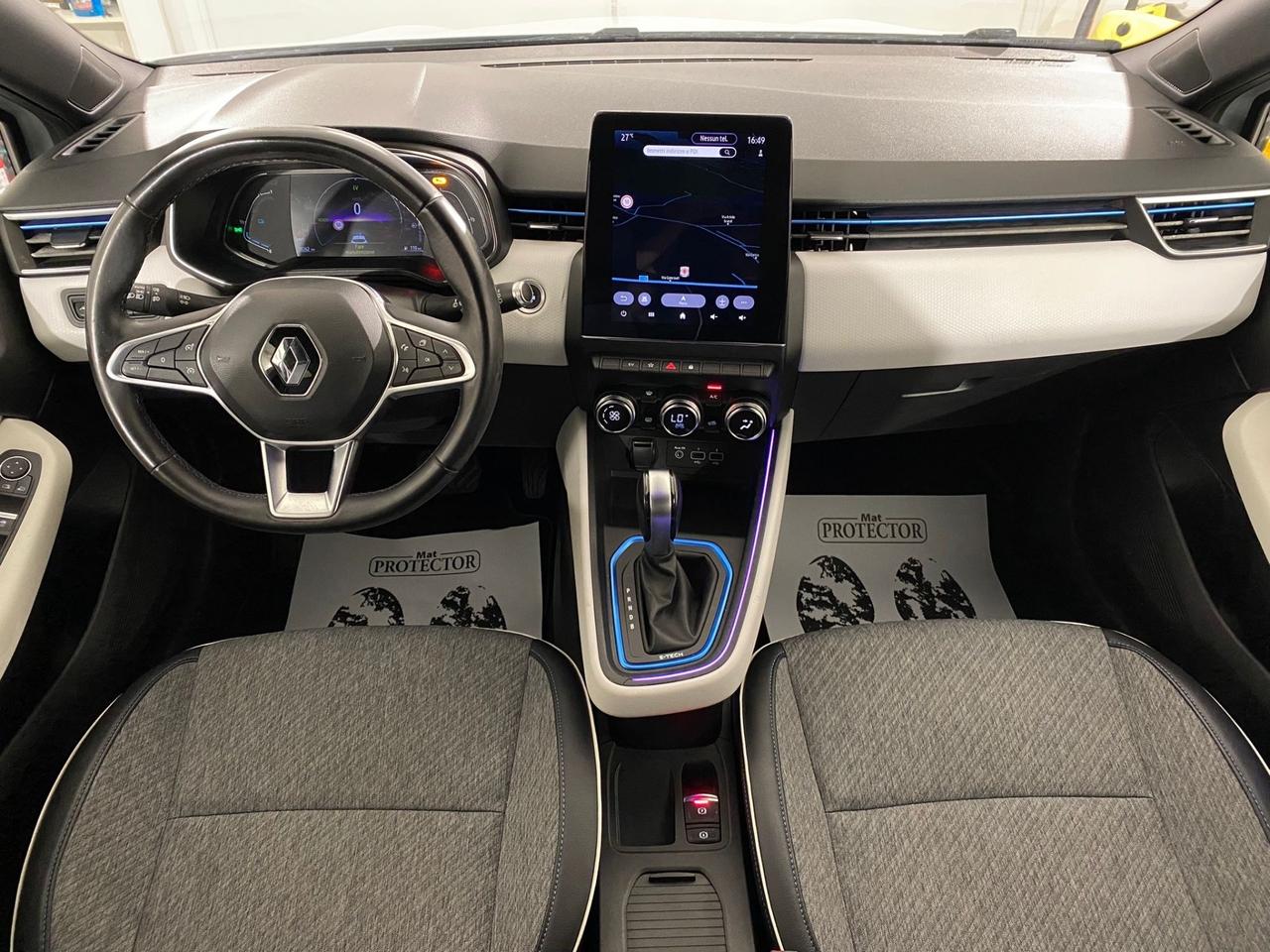 Renault Clio Full Hybrid E-Tech 140 CV 5 porte Initiale Paris