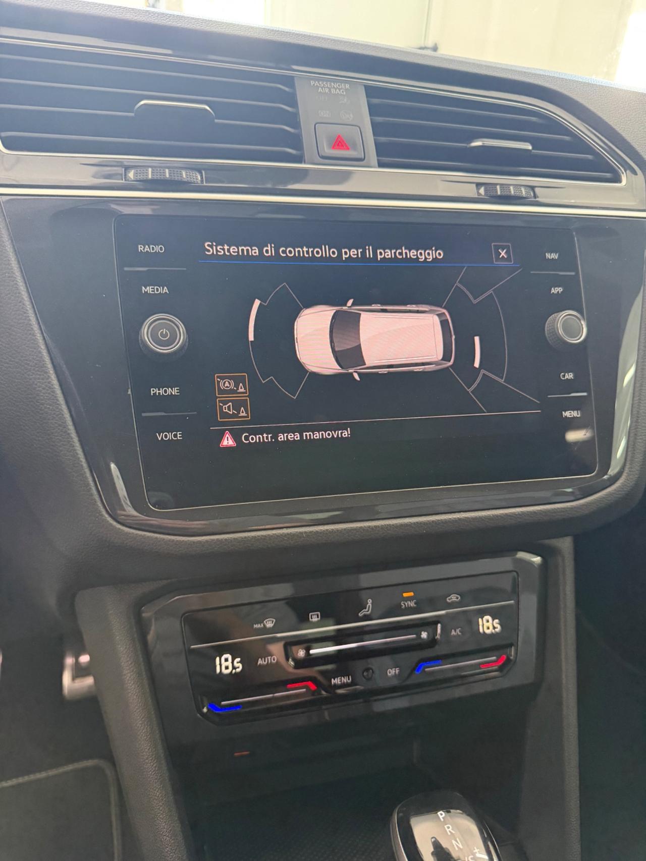 VW Tiguan 2.0 TDI 150 CV SCR DSG R-Line FINANZIABILE