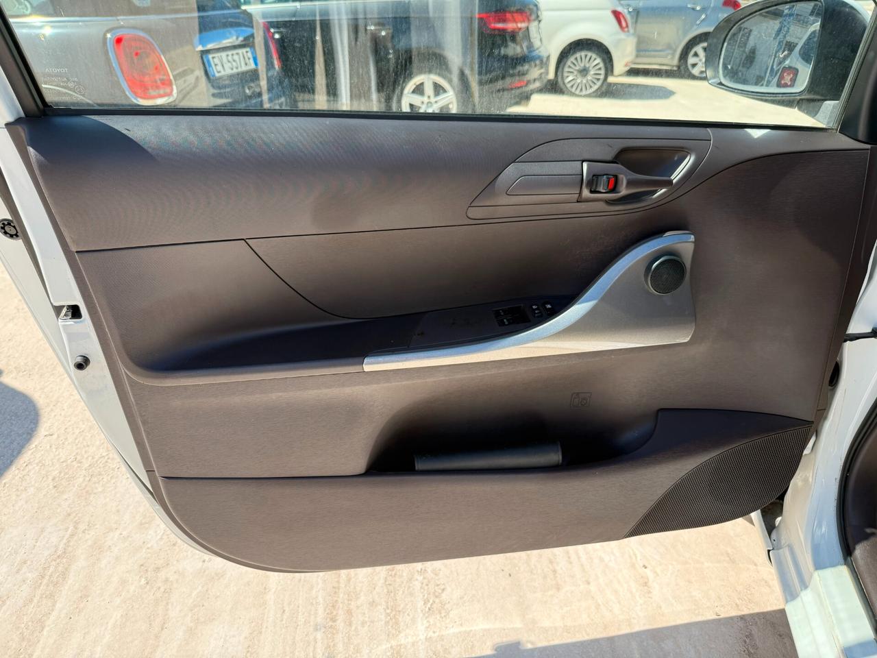 TOYOTA IQ 1.0 VVT-i CVT Multidrive