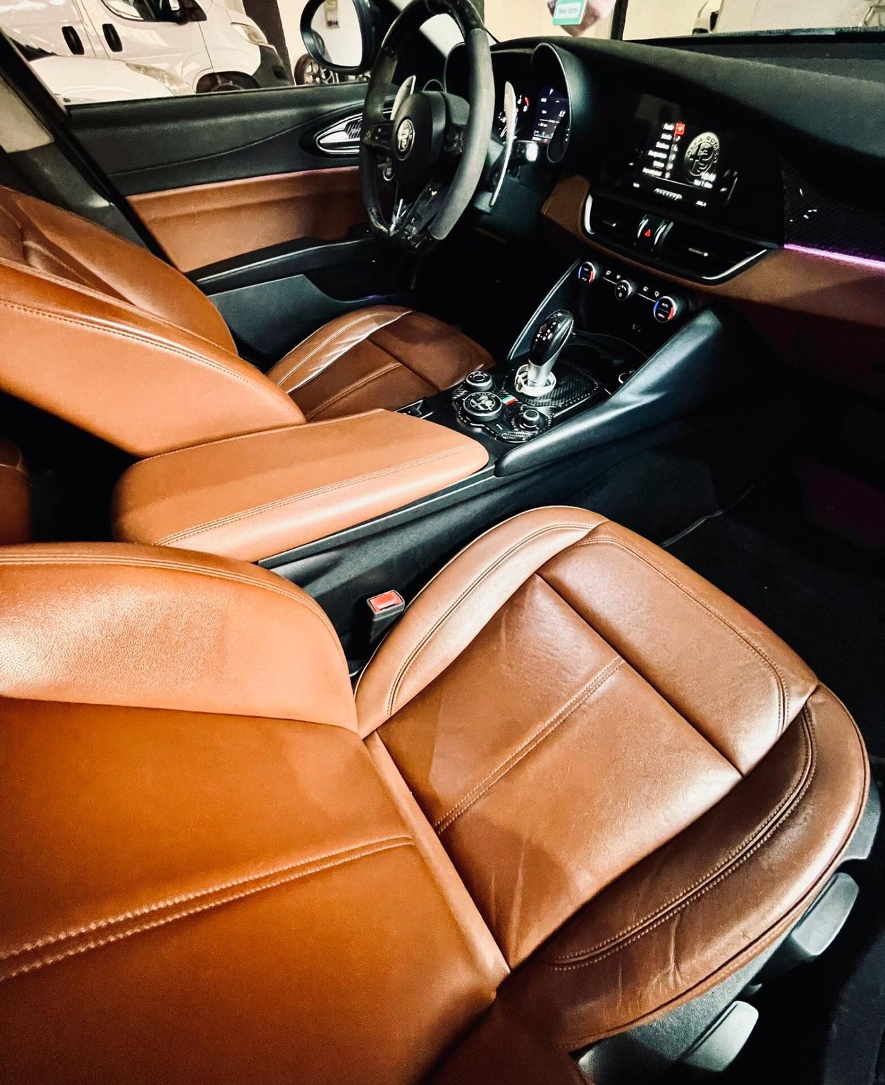 Alfa Romeo Giulia 2.2 Turbodiesel 180 CV AT8 Business Sport Launch Ed.