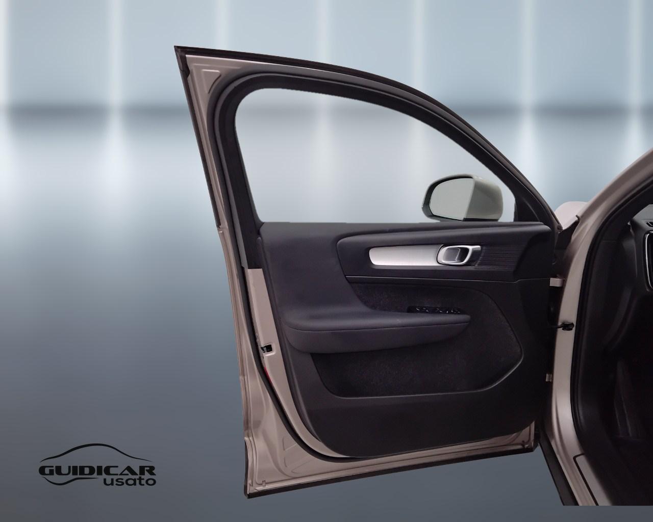 VOLVO XC40 2023 - XC40 1.5 t5 recharge phev Core auto