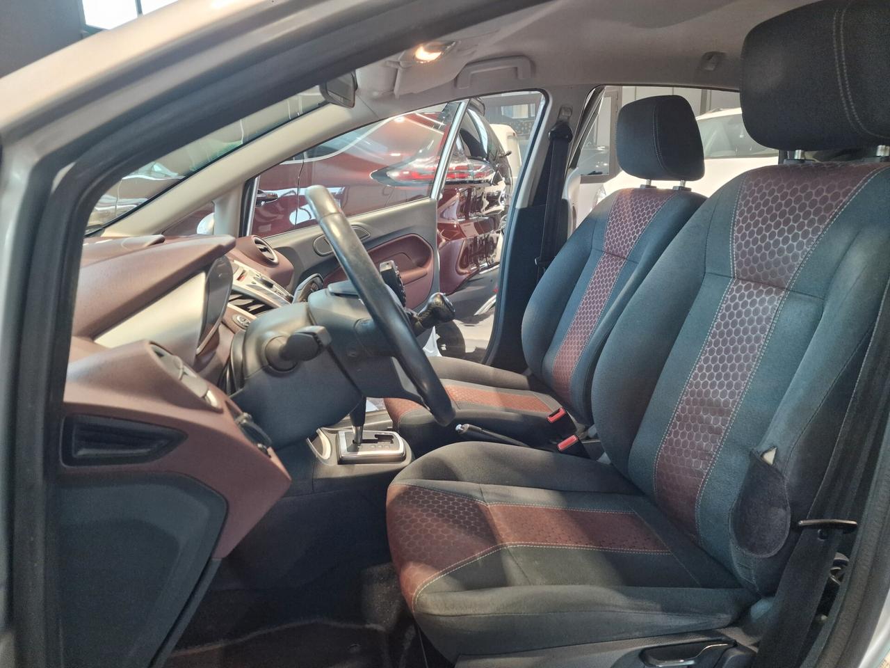 Ford Fiesta 1.4 b, AUTOMATICO GUIDABILE DA DISABILI.