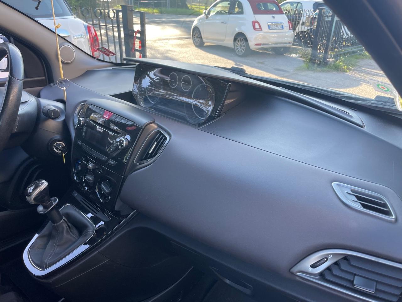 Lancia Ypsilon 1.2 69 CV 5 porte S&S Silver