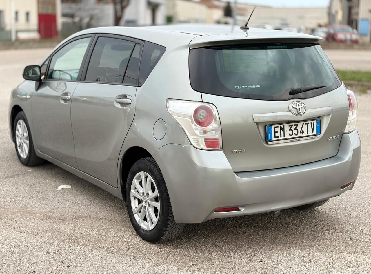 Toyota Verso 2.0 diesel 2012 7 posti Gancio Traino