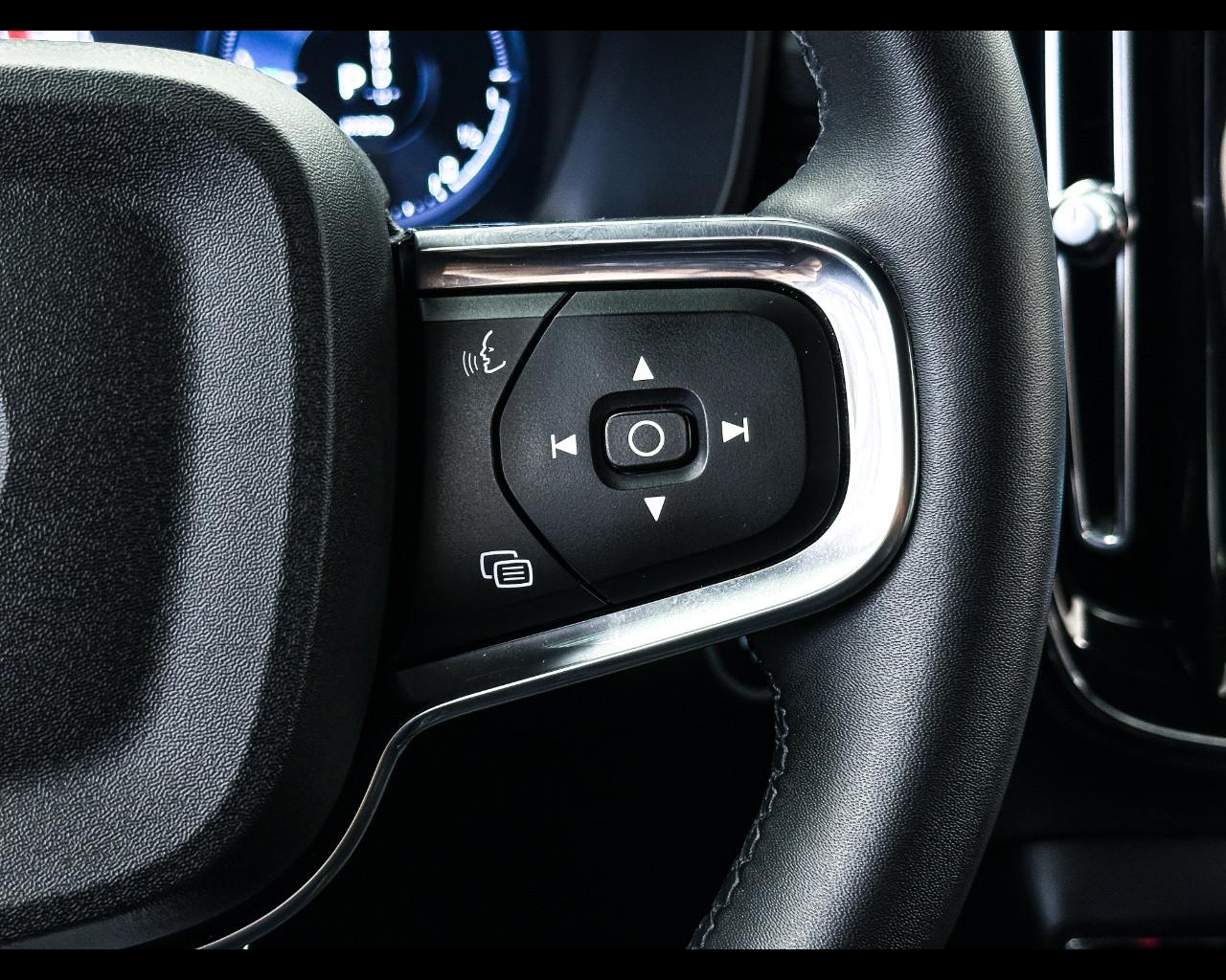 VOLVO XC40 (2017-->) - XC40 T5 Recharge Plug-in Hybrid automatico Plus Dark