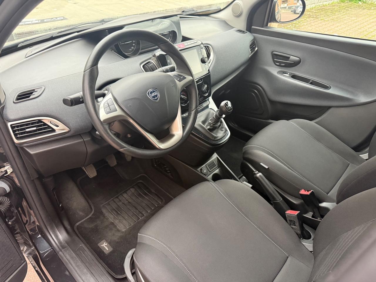 Lancia Ypsilon 1.0 Firefly Hybrid Gold PERFETTA!!!