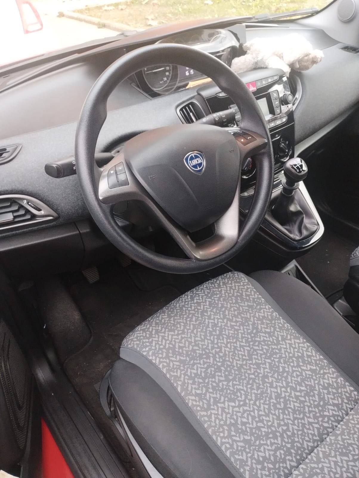 Lancia Ypsilon 1.2 69 CV 5 porte GPL Ecochic Monogram