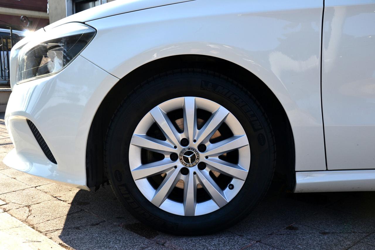 Mercedes-benz A 180 1.5 D 109CV 6M NAVI+PELLE+RCAM+CRUISE+CERCHI+EURO6