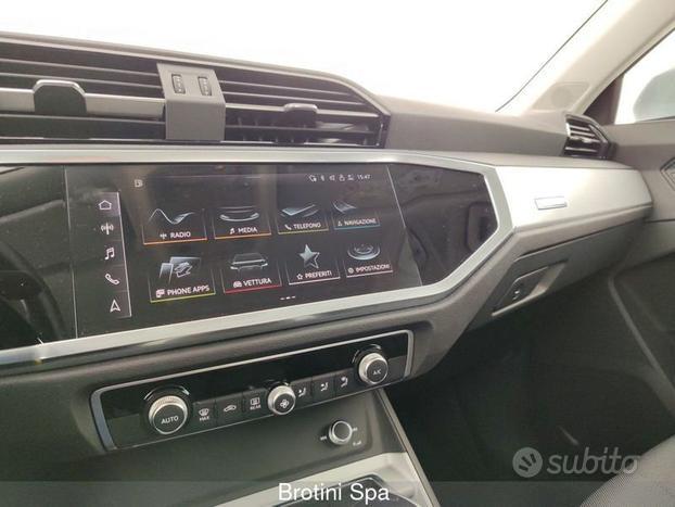 Audi Q3 35 TFSI Business Advanced S tronic