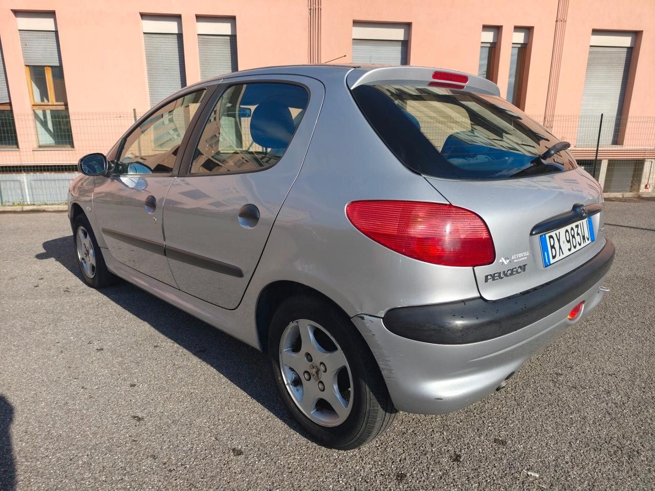 Peugeot 206 1.1 Benz 55 Milà km 5 porte XT