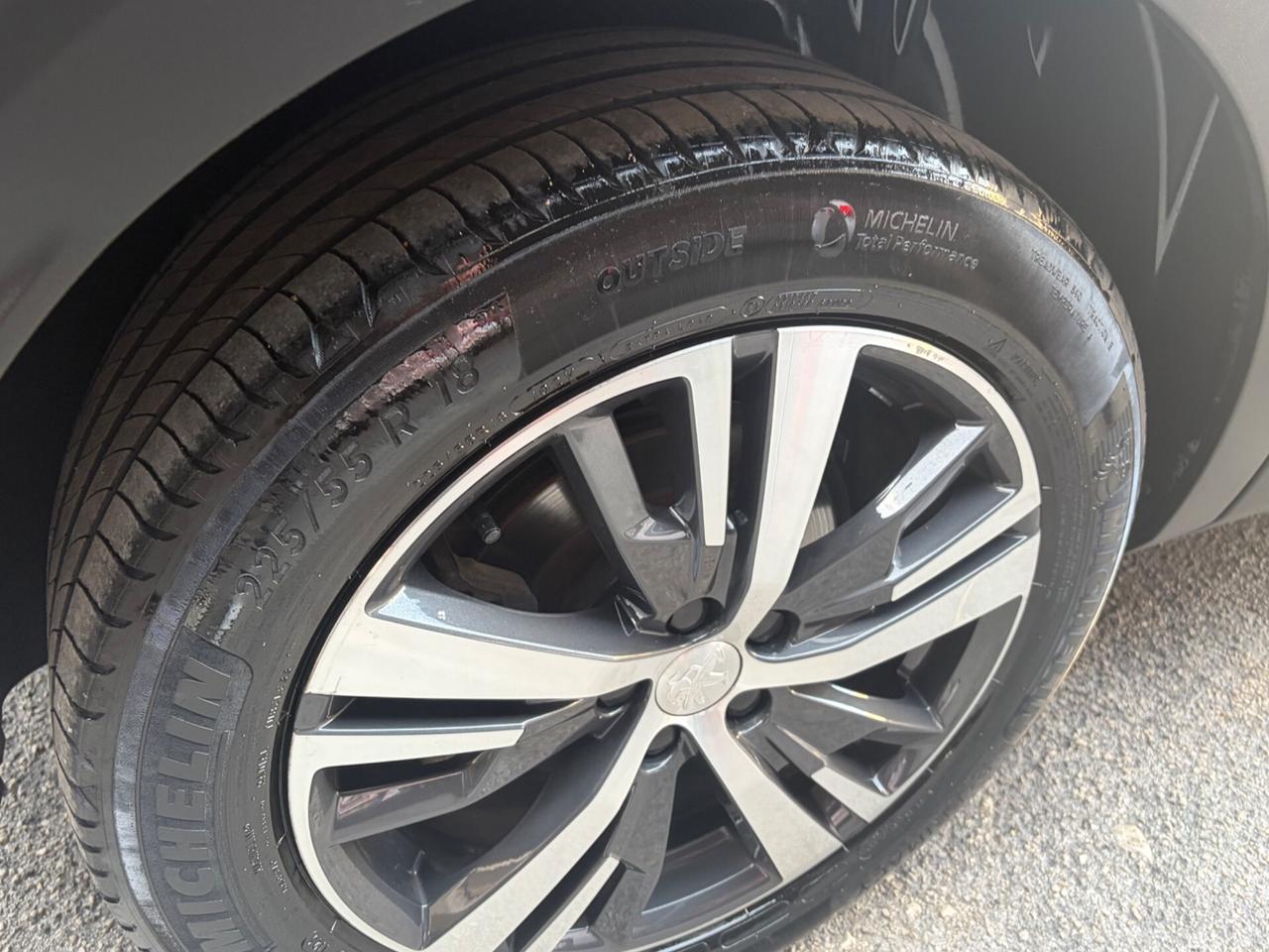 Peugeot 3008 Blue -HDi 130 S&S EAT8 Allure