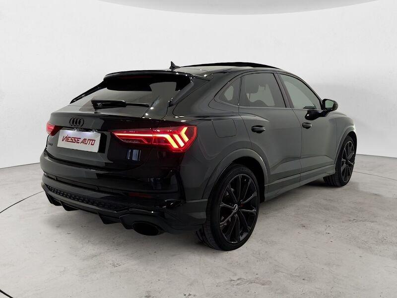 Audi Q3 RS quattro S tronic