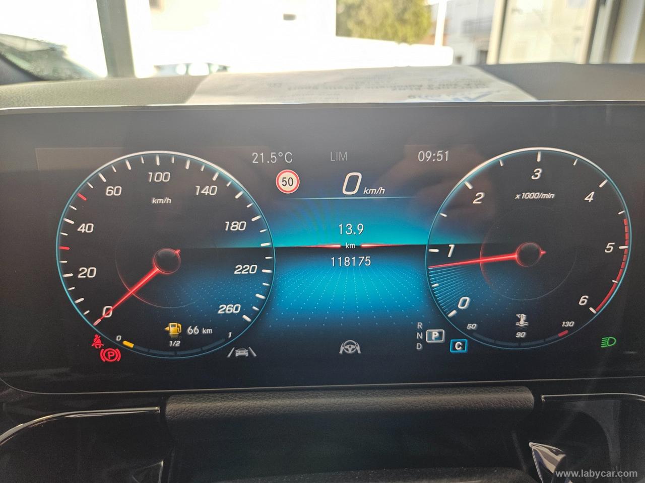 MERCEDES-BENZ GLA 200 d Automatic 4Matic Sport