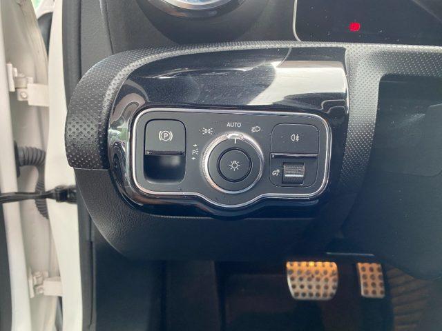 MERCEDES-BENZ A 180 d Automatica 4p. SPORT AMG pack