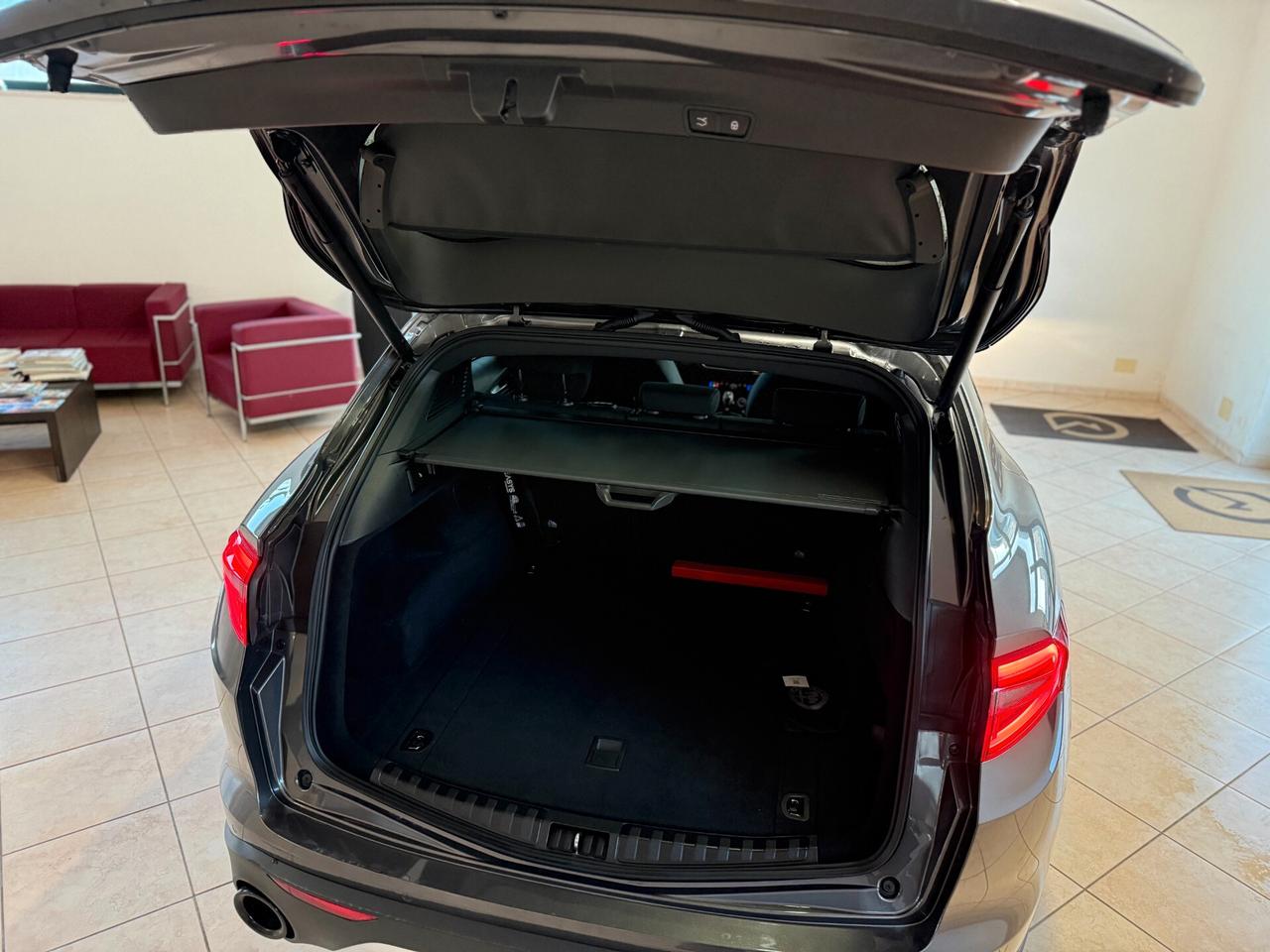 Alfa Romeo Stelvio 2.2 Turbodiesel 160 CV AT8 RWD Business