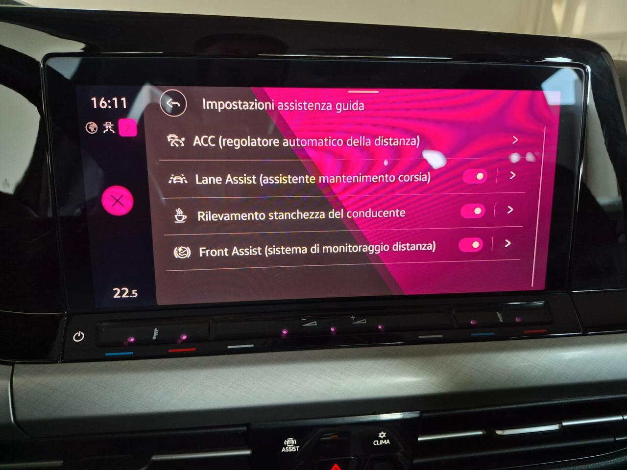 Volkswagen Golf 1.0 eTSI EVO LIFE DSG LED APPLE CAR PLAY/ANDROID AUTO C.17" WIRELESS ACC COCKPIT PRO KEYLESS LANE ASSIST AMBIENT LIGHT