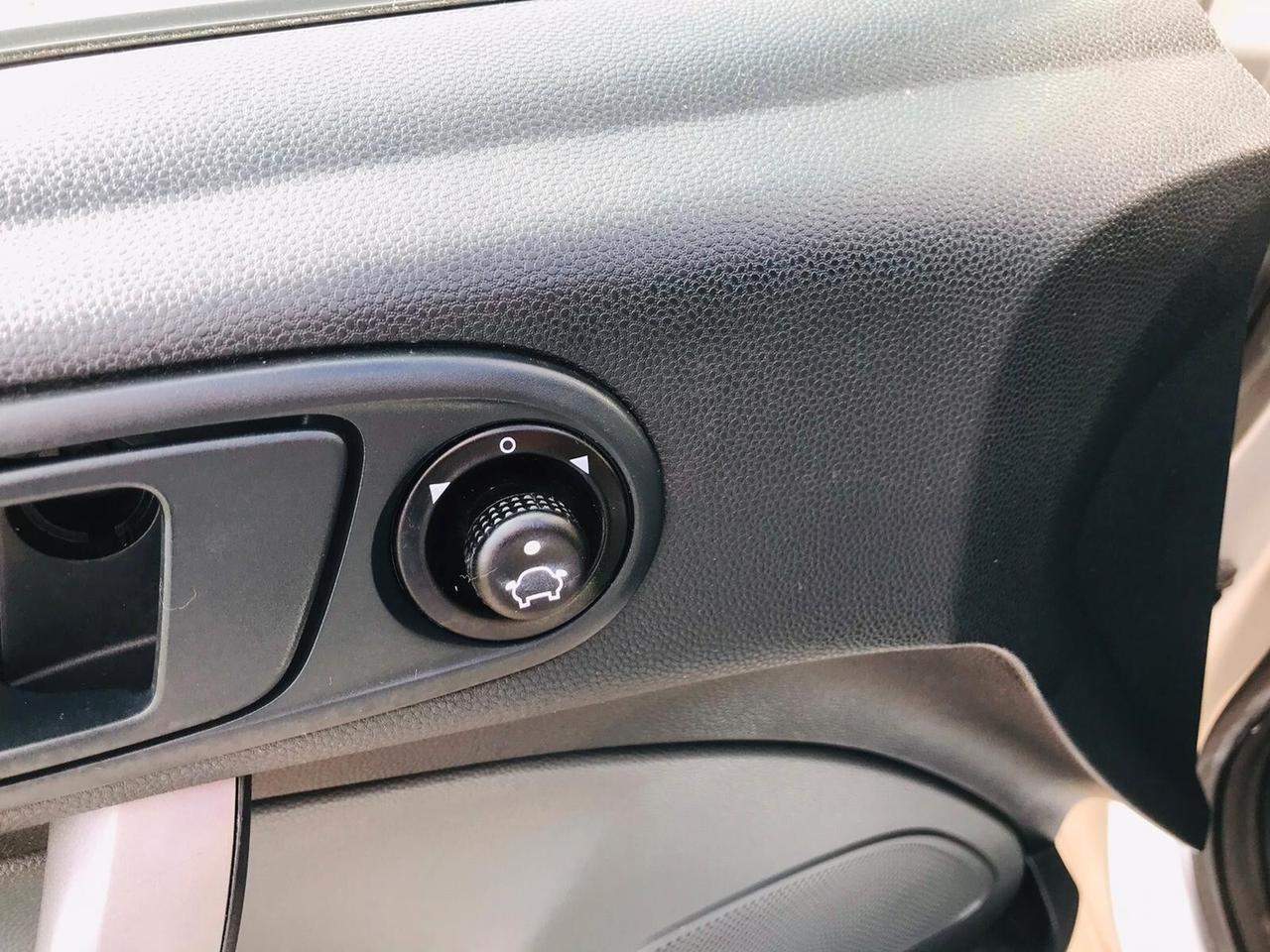 Ford Fiesta 1.4TDCI NEOPATENTATI CHIAMA 2010