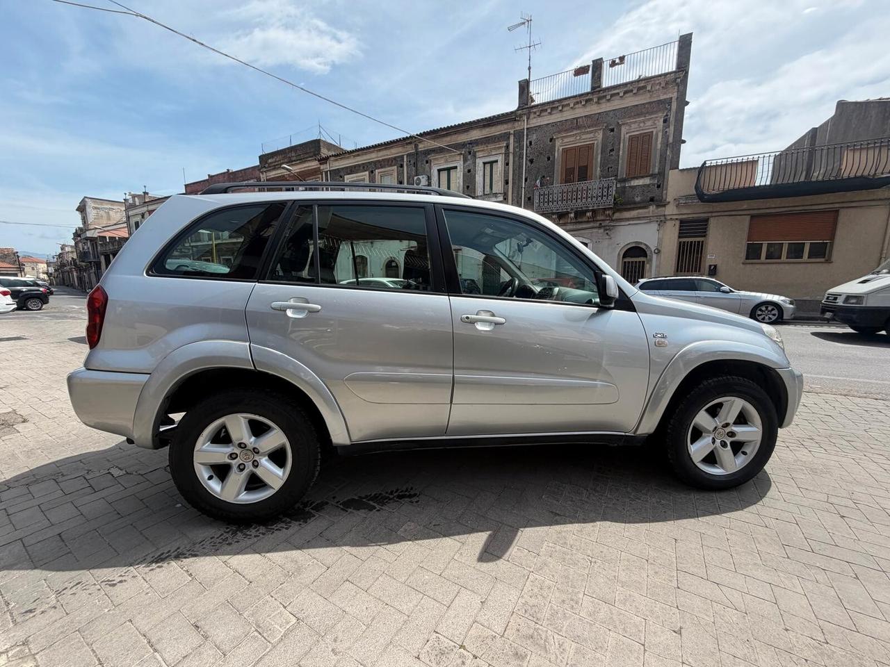 Toyota RAV 4 RAV4 2.0 Tdi D-4D cat 5 porte Sol