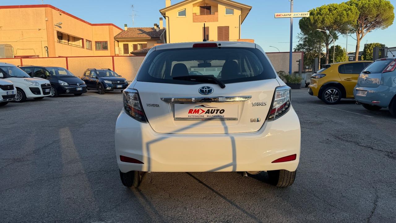 Toyota Yaris 1.5 Hybrid AUTOMATICA!