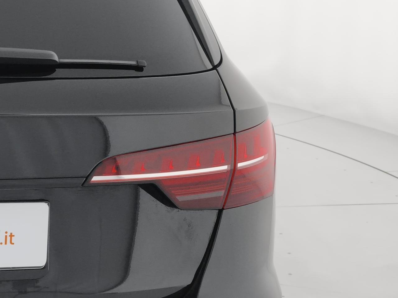 Audi A4 Avant 40 2.0 tdi mhev S line edition 204cv