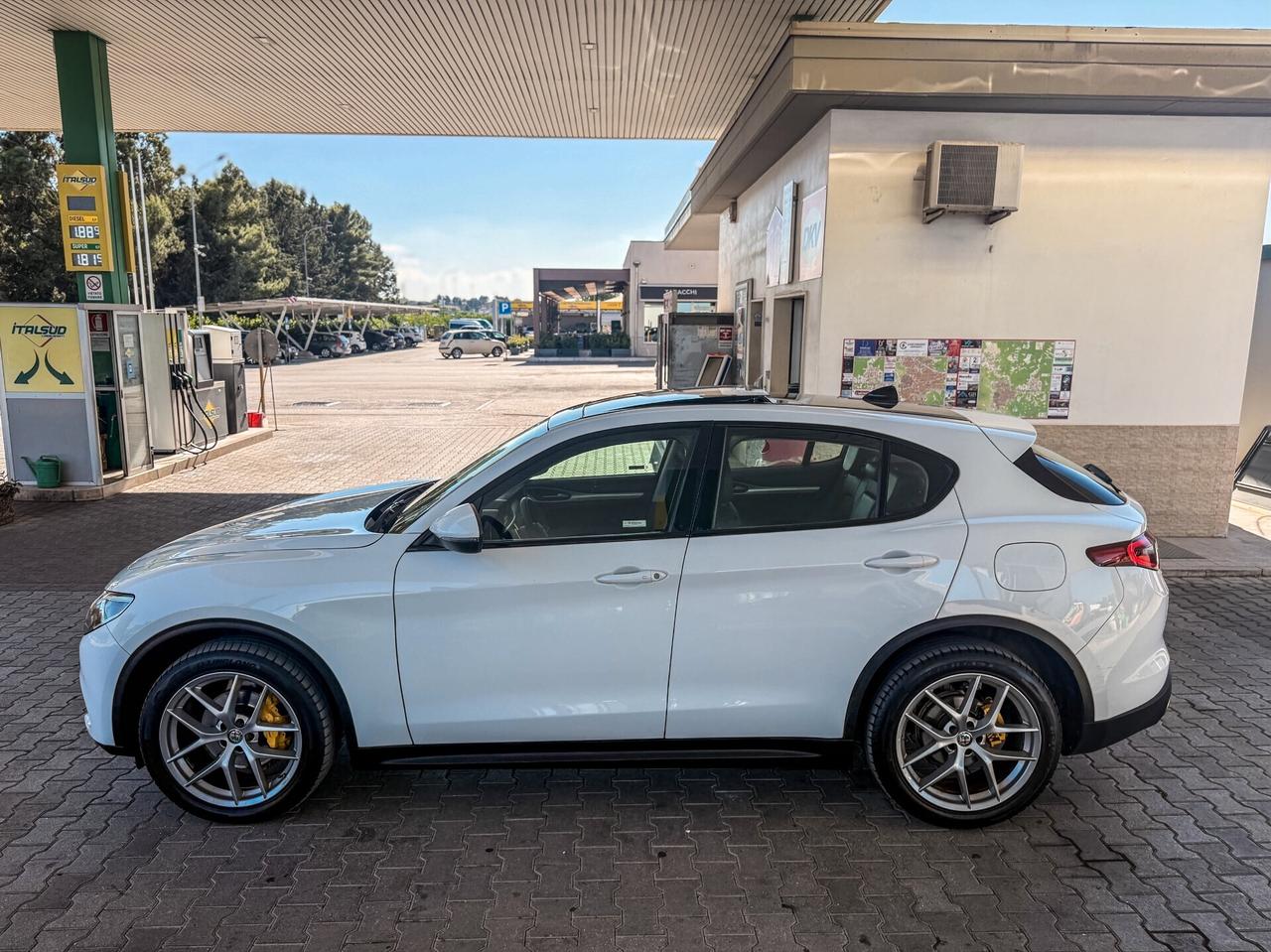 Alfa Romeo Stelvio 2.2 210 CV AT8 Q4 TETTO/PELLE/20"