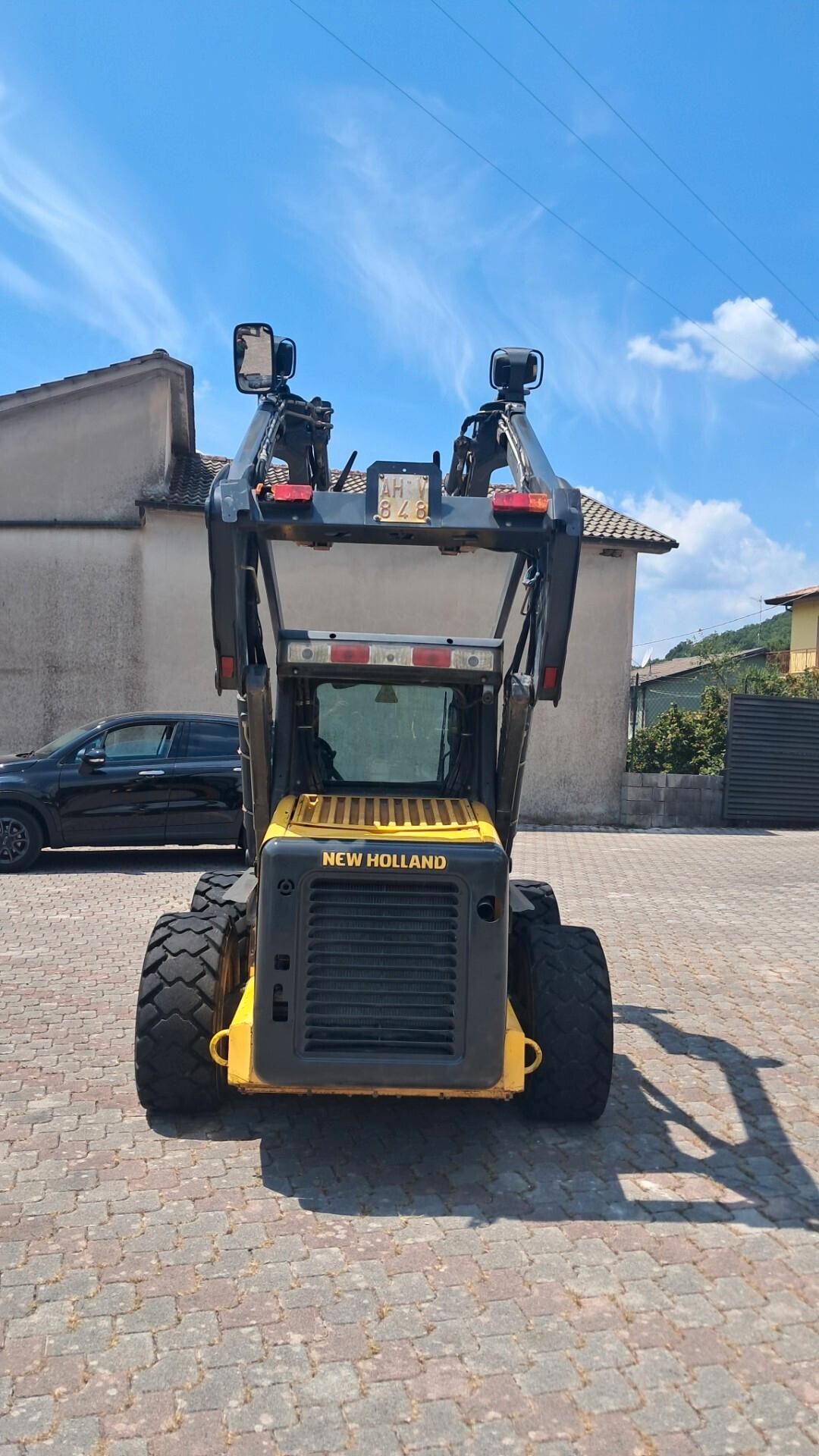 minipala gommata New Holland 175q30
