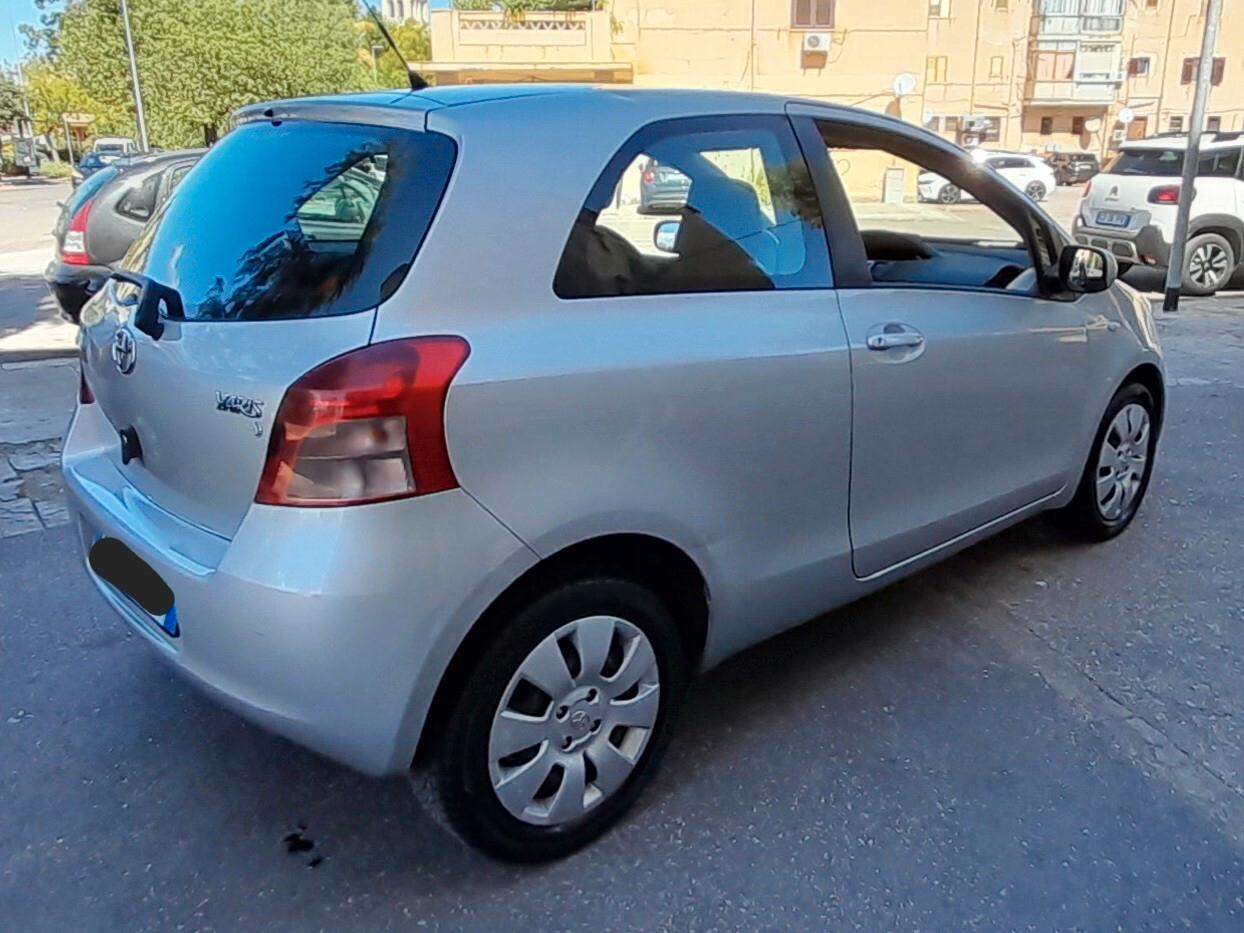Toyota Yaris benzina x neo patentati