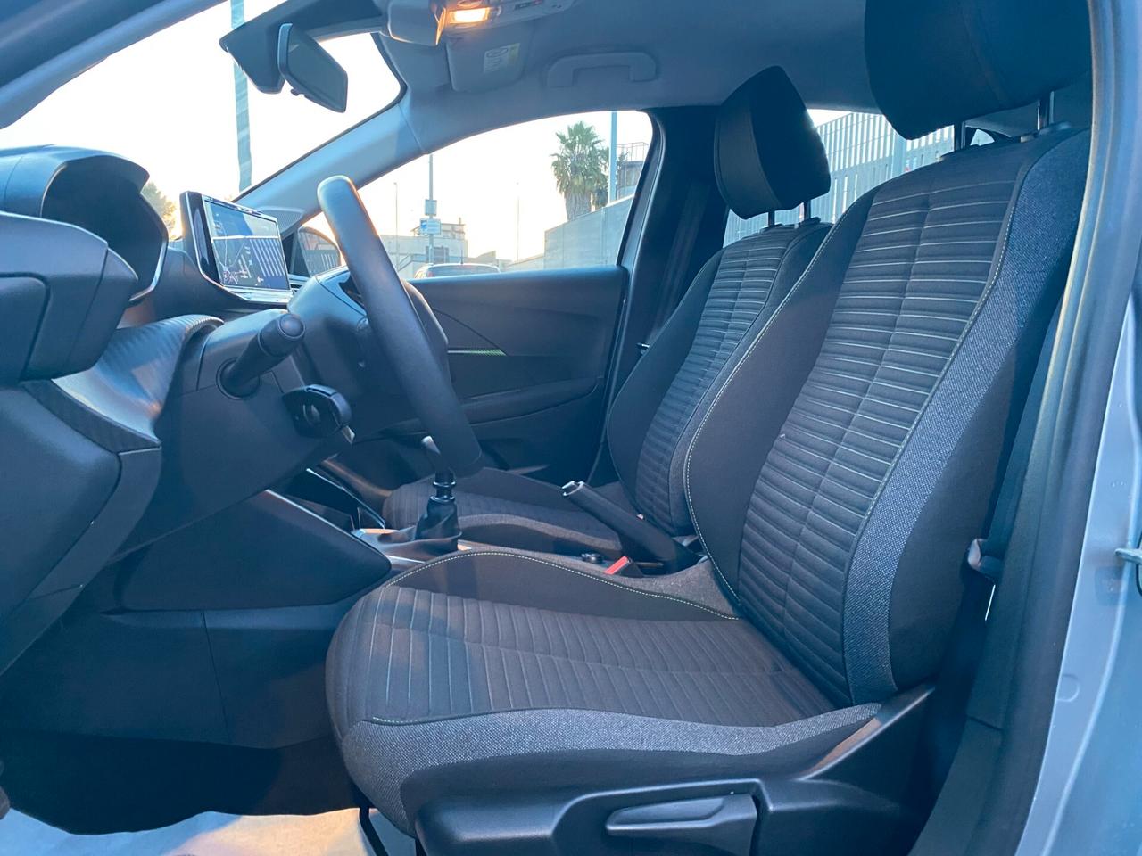 PEUGEOT 208 1.2 100Cv ACTIVE NAVI-Solo 15.000Km!