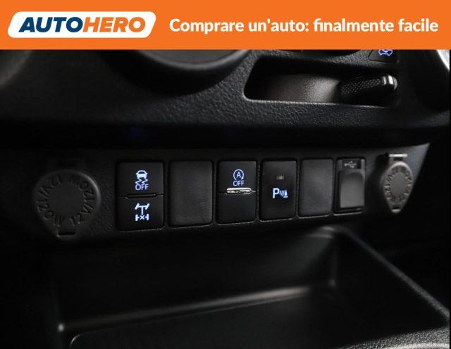 TOYOTA Hilux 2.4 D-4D 4WD 4 porte Double Cab Lounge