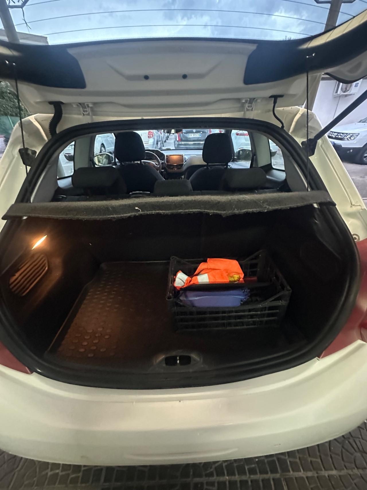 Peugeot 208 1.4 HDi 68 CV 3 porte Access