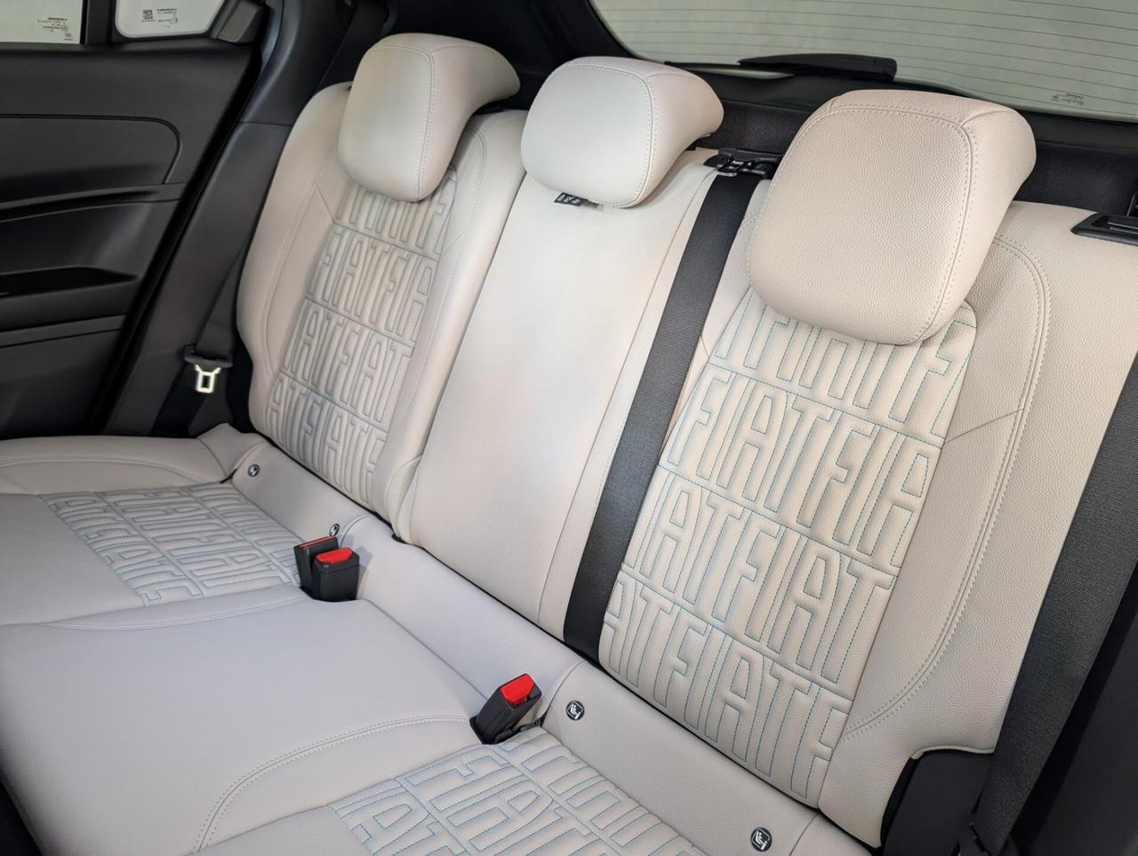 Fiat 600 Hybrid 100 CV DCT MHEV La Prima