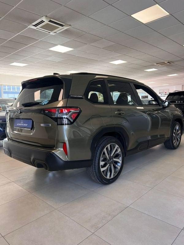 Subaru Forester 2.0 e-Boxer Premium auto