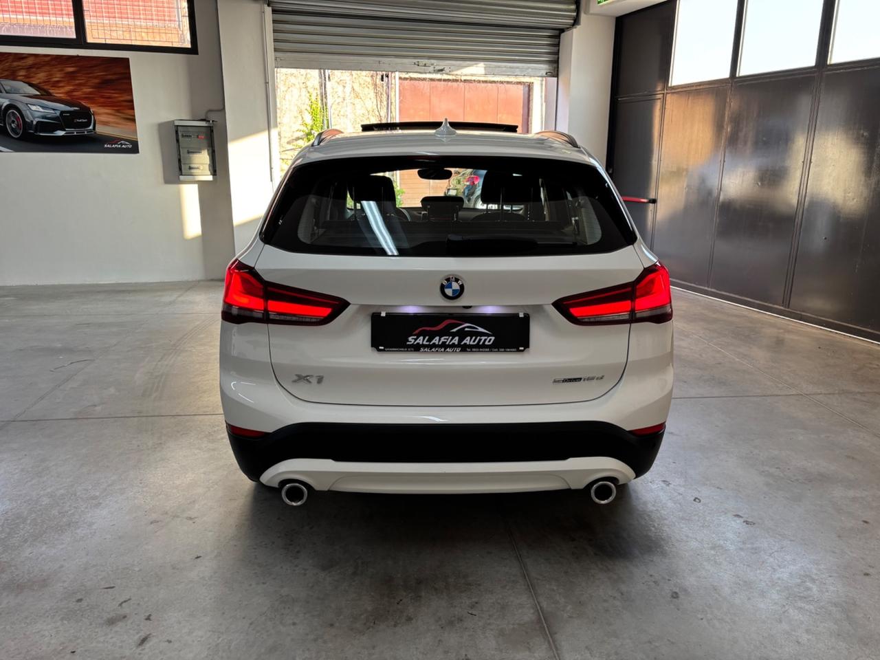 Bmw X1 sDrive18d Business Aut. 8 Steptronic Tetto panoramico