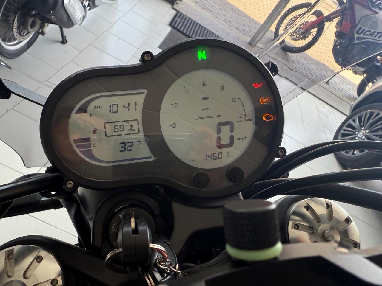 Benelli Leoncino 500 Trial