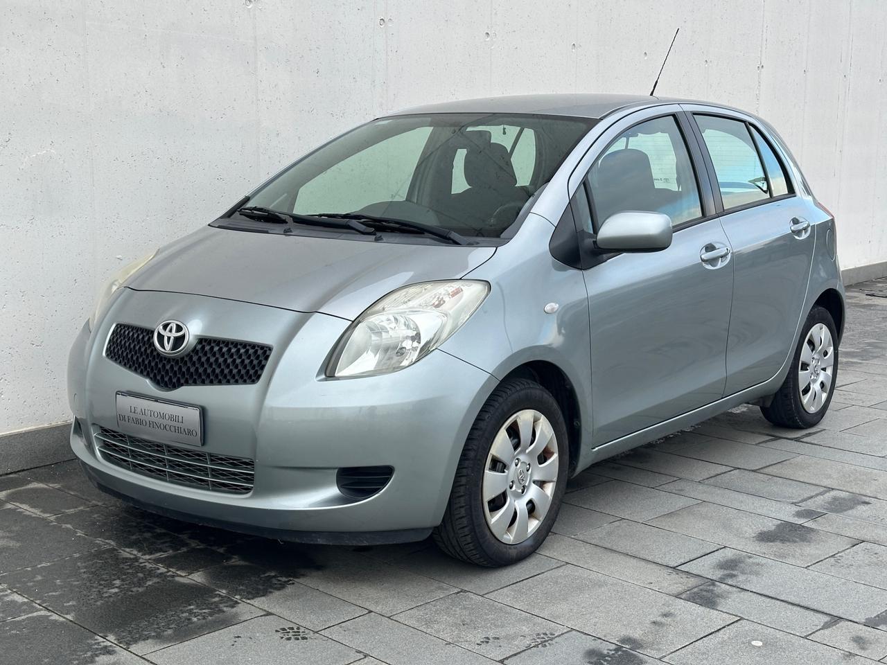 Toyota Yaris 1.0 5 porte Sol