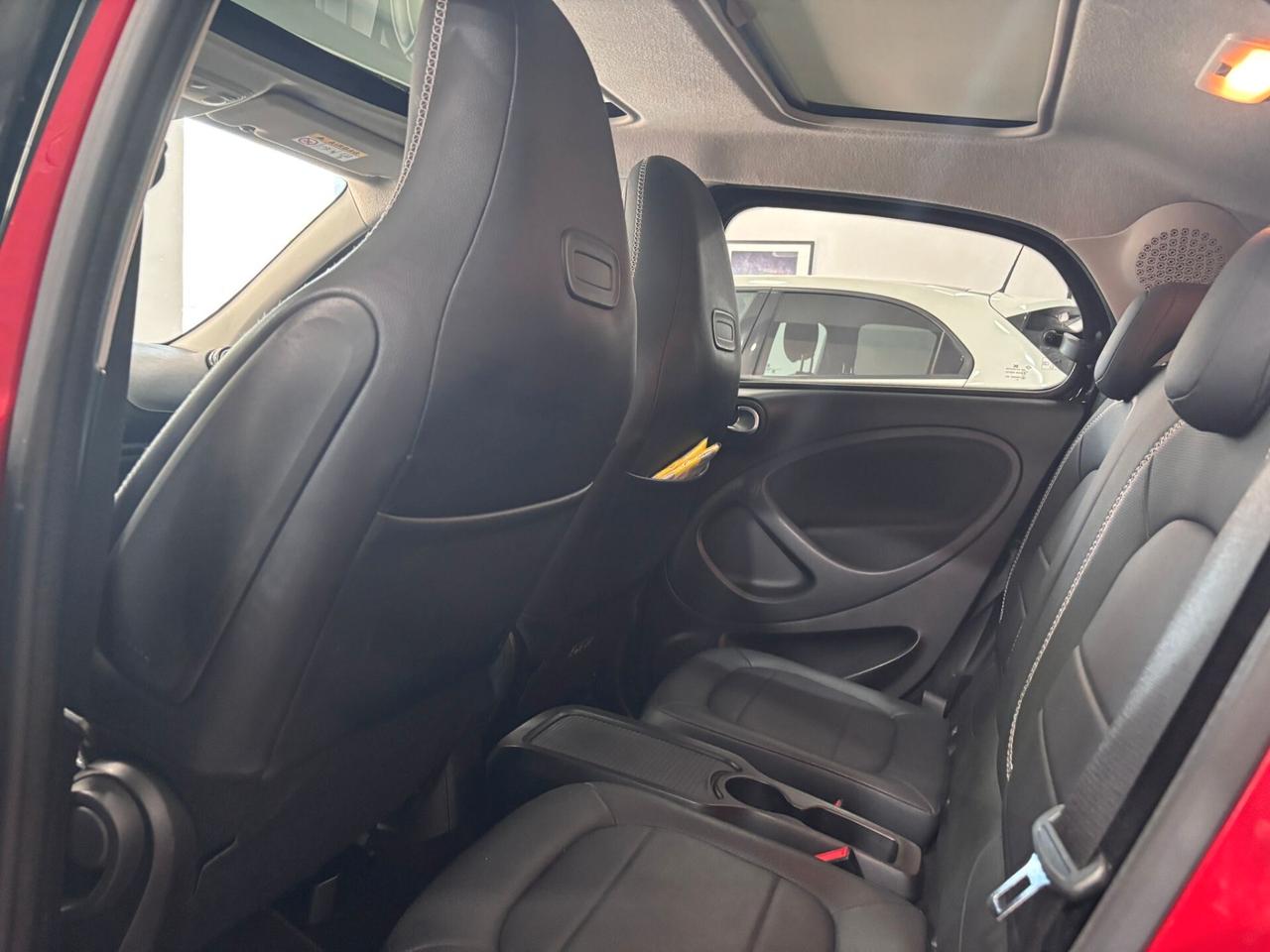 SMART FORFOUR 0.9 TWINAMIC TURBO BRABUS XCLUSIVE