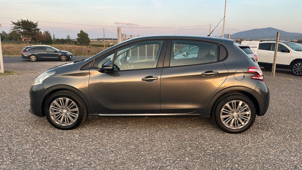 Peugeot 208 1.4 HDi 68 CV 5 porte Allure