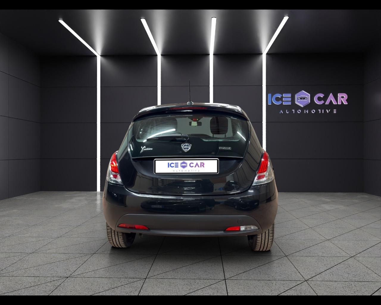LANCIA Ypsilon 1.0 FireFly 5 porte S&S Hybrid Silver