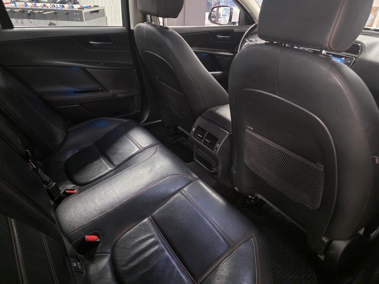 Jaguar XE 2.0 D Turbo 180CV Portfolio