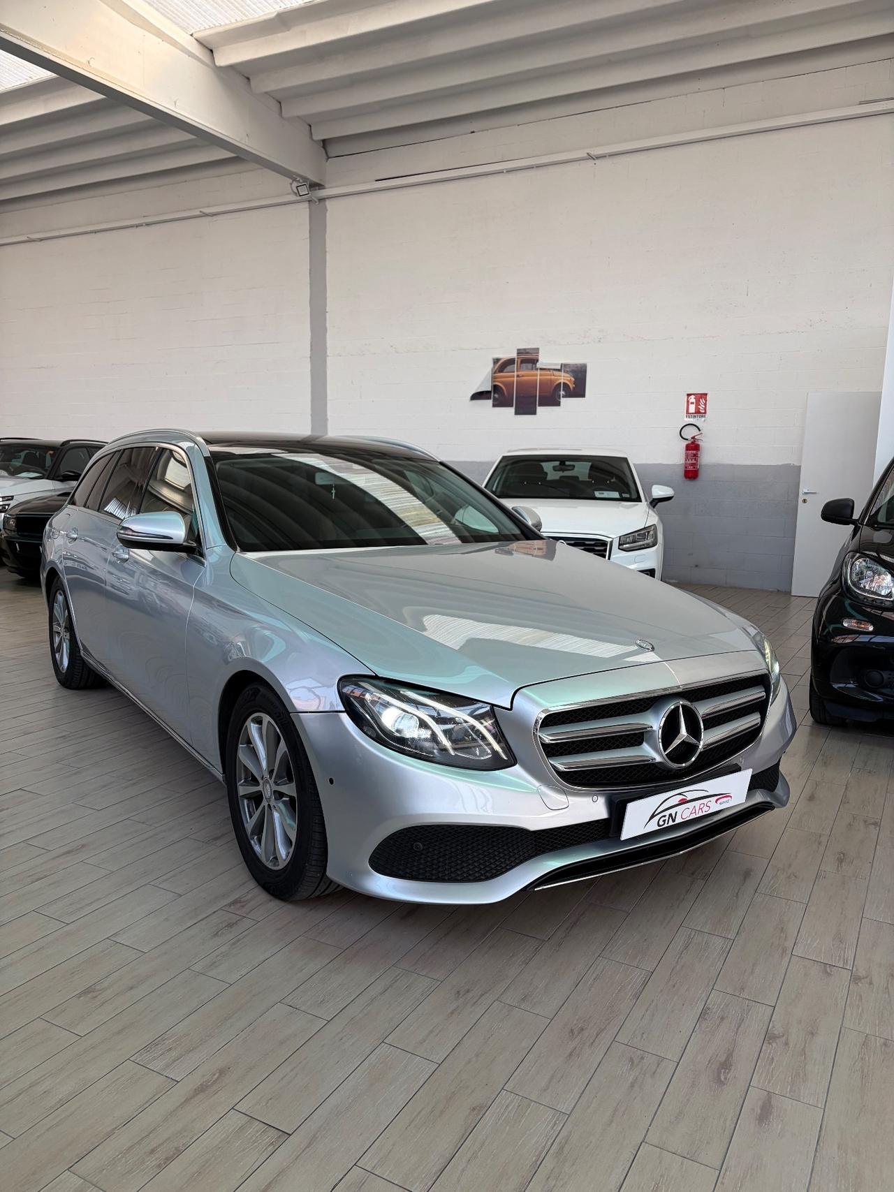 Mercedes-benz E 220 4 Matic Premium Plus