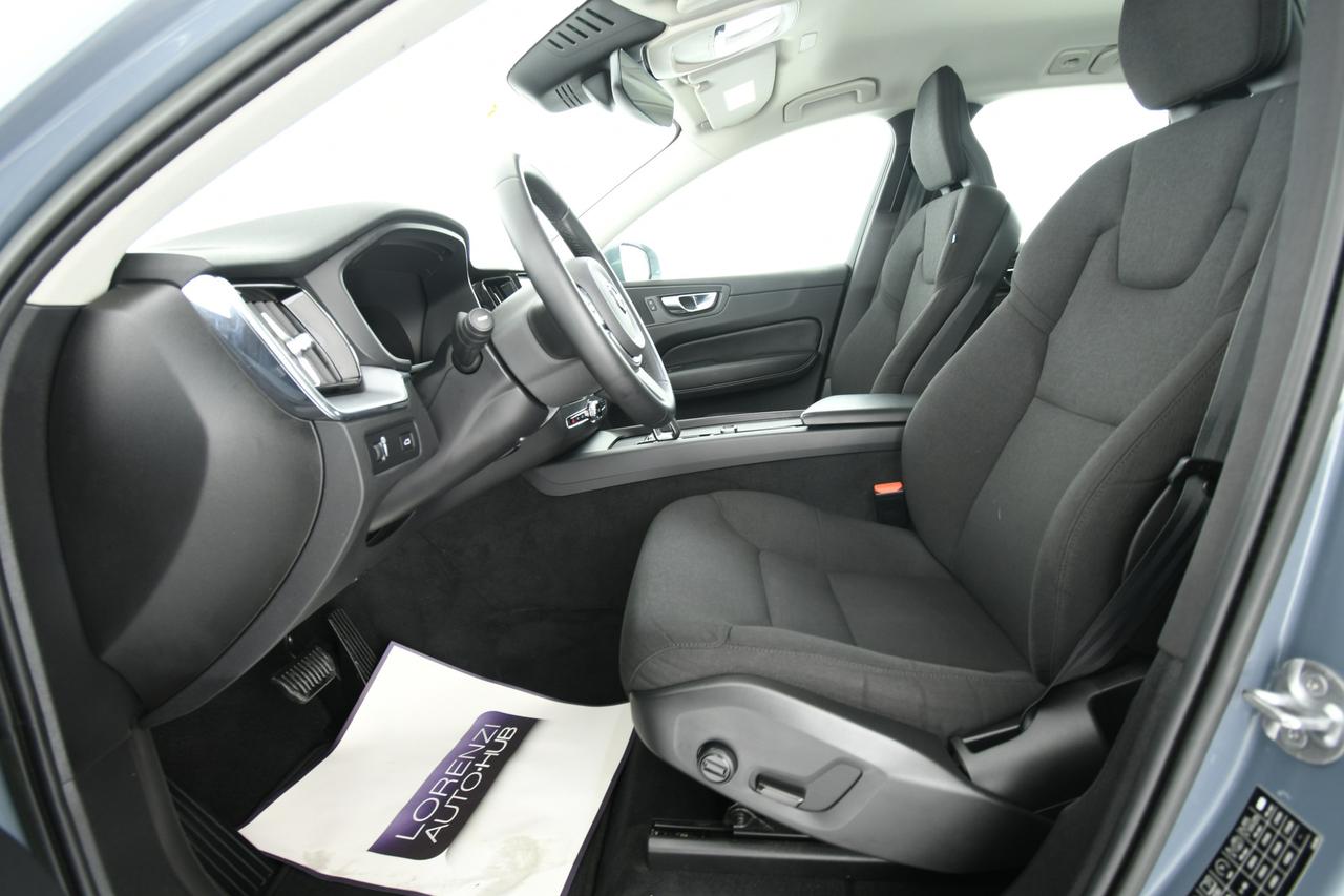 VOLVO XC60 2.0 b4 Momentum awd auto CAMERA+APP CONNECT+FULL LED