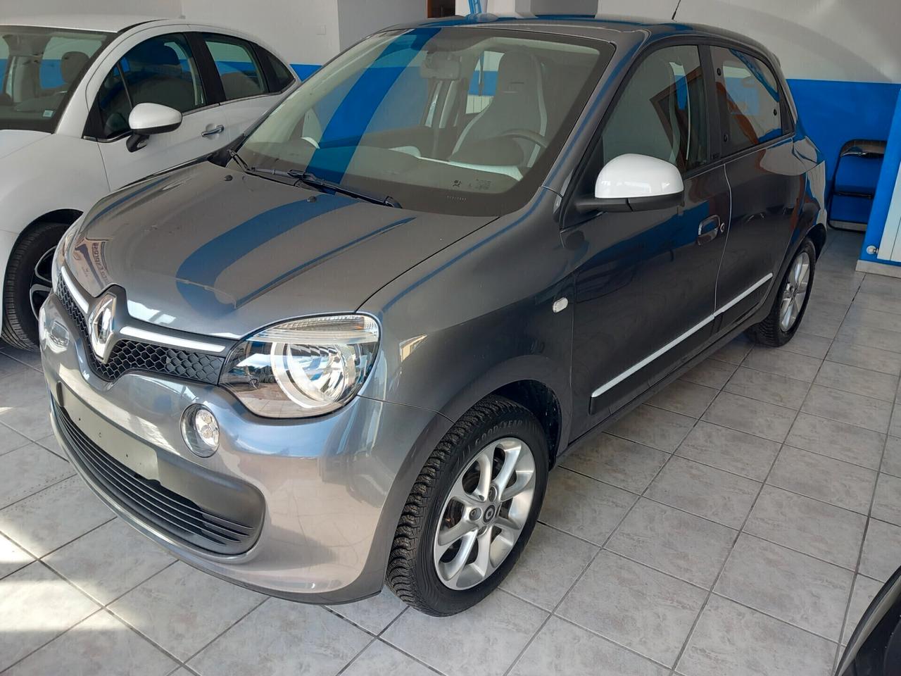 Renault Twingo anno 2017 automatica 1.0 benzina 23 mila km